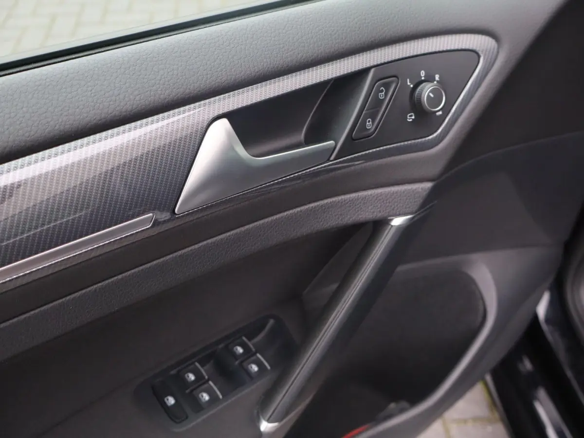 1.5 TSI 150pk DSG Highline Business R | Trekhaak | R Line | Achteruitrijcamera | Navigatie | Cruise control adaptief