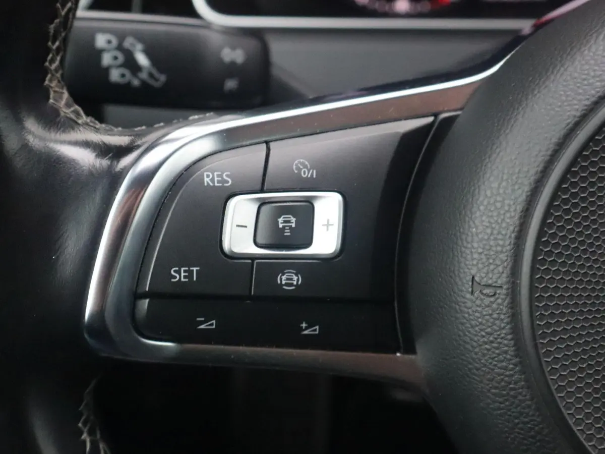 1.5 TSI 150pk DSG Highline Business R | Trekhaak | R Line | Achteruitrijcamera | Navigatie | Cruise control adaptief