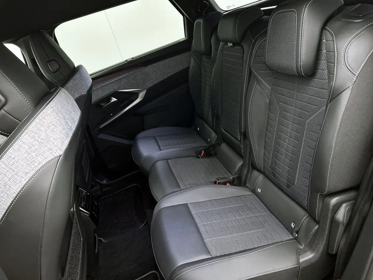 GT 145pk Hybrid Automaat | 1ste eigenaar | 7 persoons | Camera | Electrische klep | Stuur/Stoelverwarming | 19"LMV | Navigatie | AUTOMAAT