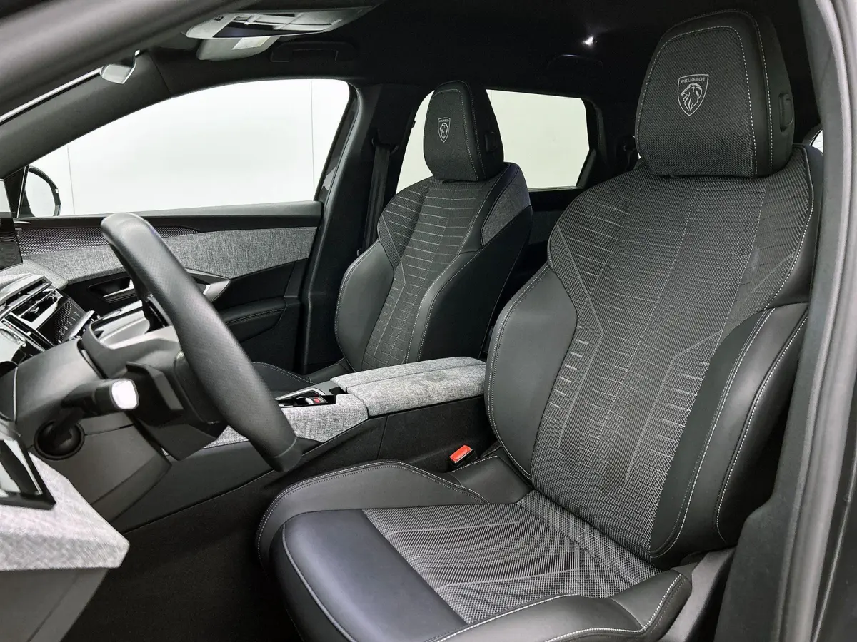 GT 145pk Hybrid Automaat | 1ste eigenaar | 7 persoons | Camera | Electrische klep | Stuur/Stoelverwarming | 19"LMV | Navigatie | AUTOMAAT