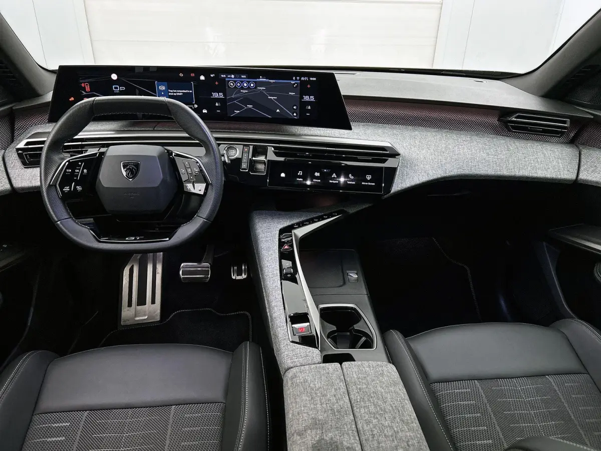 GT 145pk Hybrid Automaat | 1ste eigenaar | 7 persoons | Camera | Electrische klep | Stuur/Stoelverwarming | 19"LMV | Navigatie | AUTOMAAT
