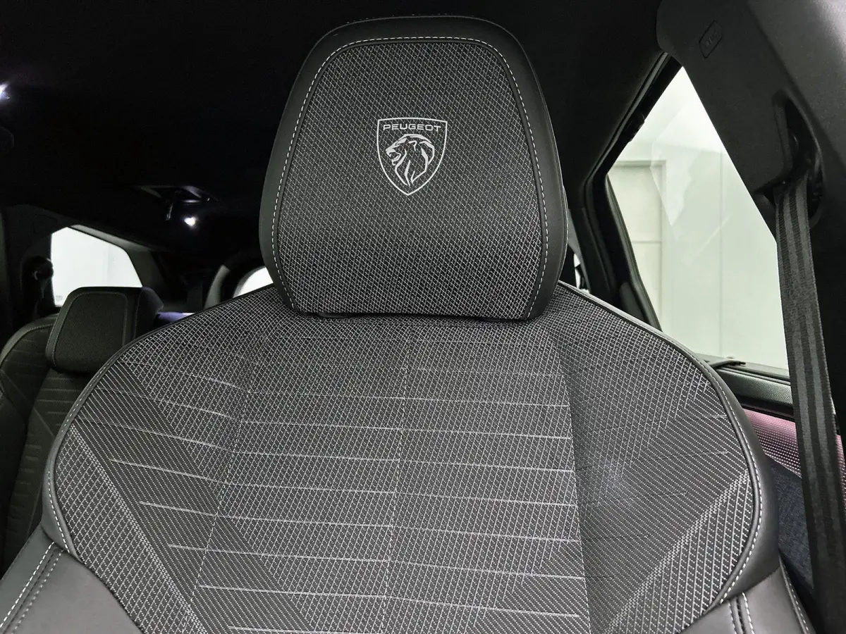 GT 145pk Hybrid Automaat | 1ste eigenaar | 7 persoons | Camera | Electrische klep | Stuur/Stoelverwarming | 19"LMV | Navigatie | AUTOMAAT