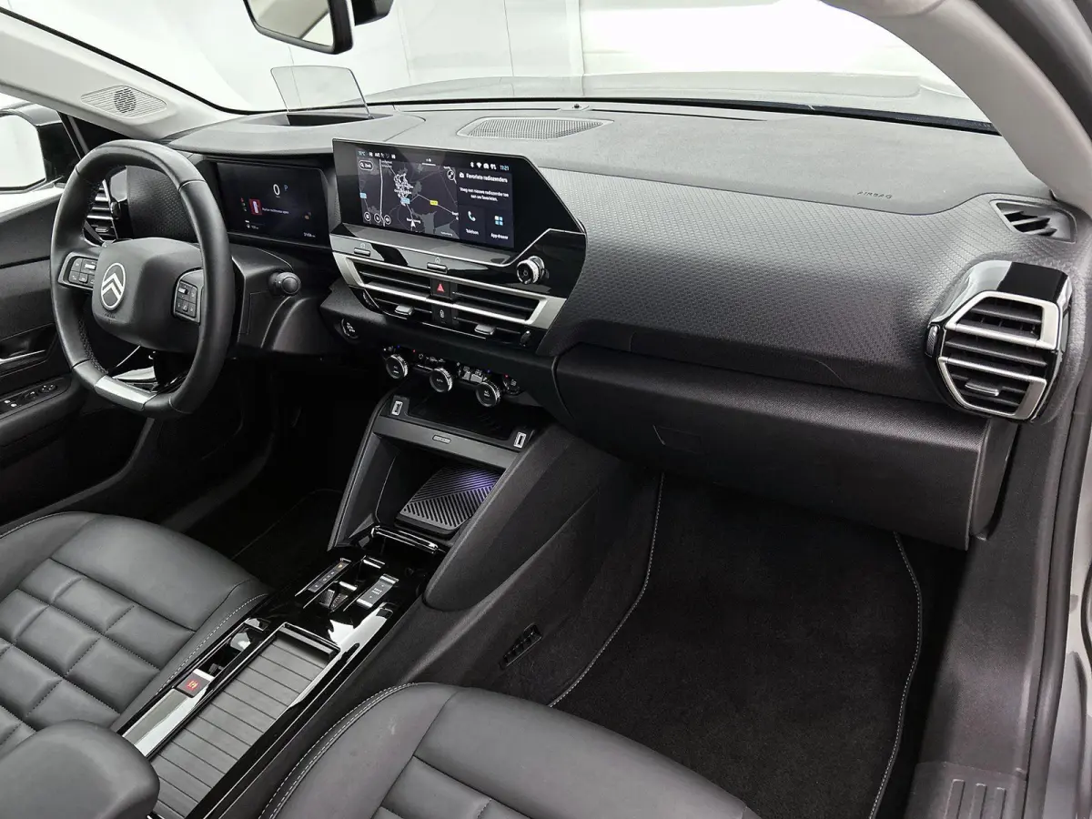 MAX 145pk Hybrid Automaat | 1ste eigenaar | Stoel/Stuur/Voorruitverwarming | Camera 360 graden | Dodehoekdetectie | AUTOMAAT