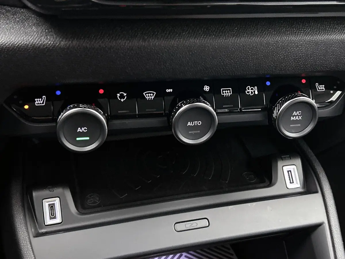 MAX 145pk Hybrid Automaat | 1ste eigenaar | Stoel/Stuur/Voorruitverwarming | Camera 360 graden | Dodehoekdetectie | AUTOMAAT