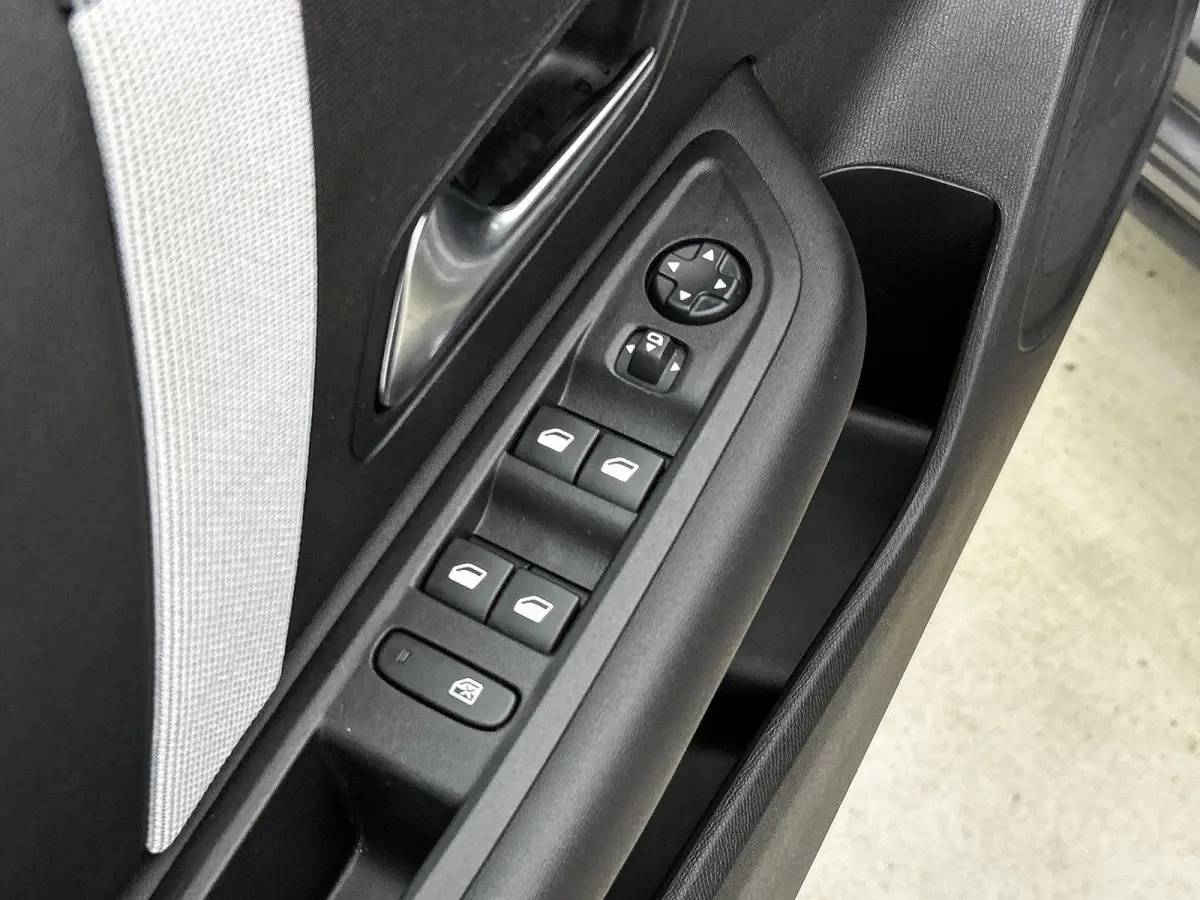 MAX 145pk Hybrid Automaat | 1ste eigenaar | Stoel/Stuur/Voorruitverwarming | Camera 360 graden | Dodehoekdetectie | AUTOMAAT