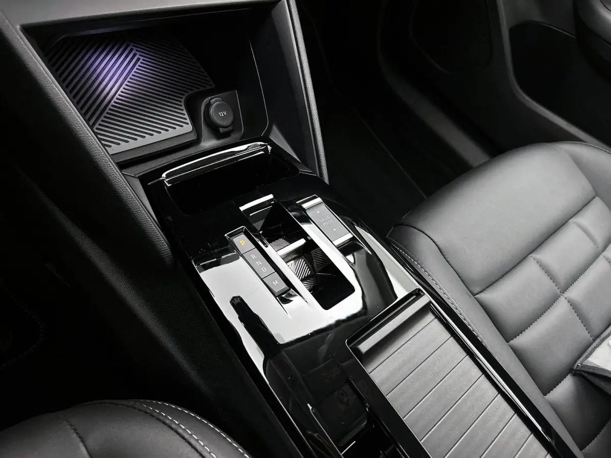 MAX 145pk Hybrid Automaat | 1ste eigenaar | Stoel/Stuur/Voorruitverwarming | Camera 360 graden | Dodehoekdetectie | AUTOMAAT