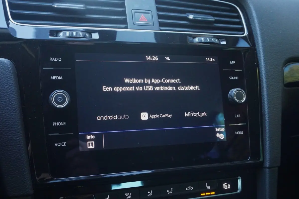 1.0 TSI Sound App-connect/Parkeersensoren!