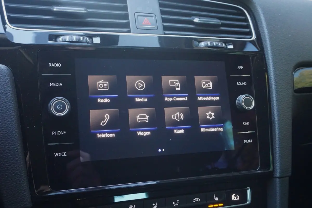 1.0 TSI Sound App-connect/Parkeersensoren!