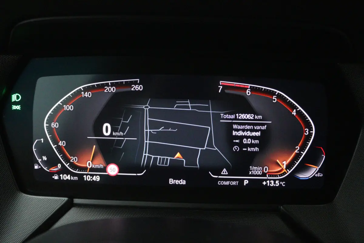 118i Executive Edition (PANORAMADAK, STOELVERWARMING, TREKHAAK AFNEEMBAAR, CAMERA)