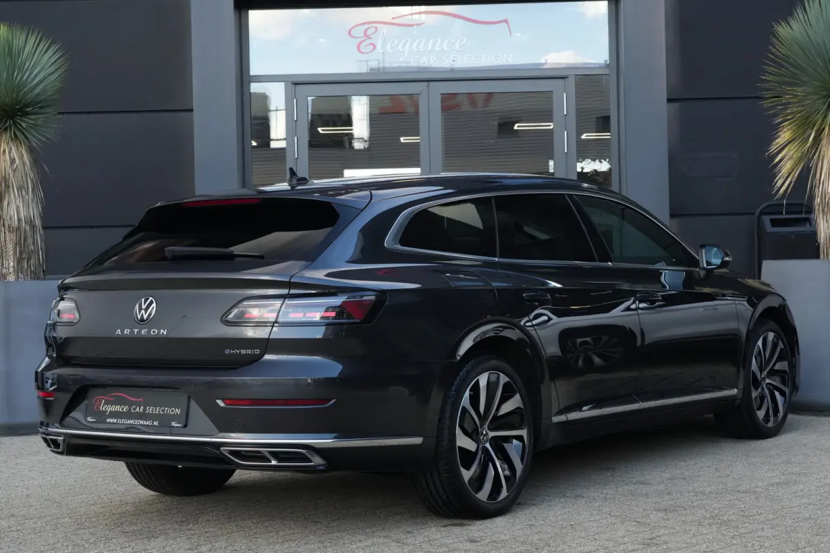 1.4 TSI eHybrid R-Line Business+ | 218 pk | ACC | Massage stoel | 360° camera | Stoel & stuurwiel verwarming | Volkswagen Arteon Shooting Brake R-Line Business+ met 218 PK, een 1.4-liter vi