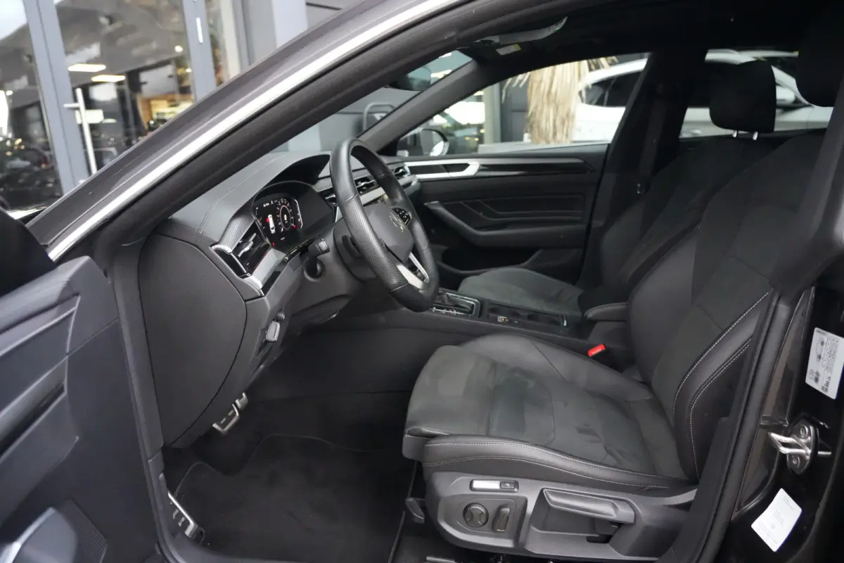 1.4 TSI eHybrid R-Line Business+ | 218 pk | ACC | Massage stoel | 360° camera | Stoel & stuurwiel verwarming | Volkswagen Arteon Shooting Brake R-Line Business+ met 218 PK, een 1.4-liter vi