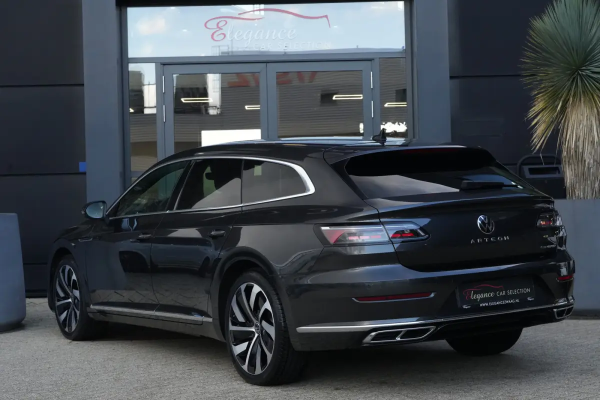 1.4 TSI eHybrid R-Line Business+ | 218 pk | ACC | Massage stoel | 360° camera | Stoel & stuurwiel verwarming | Volkswagen Arteon Shooting Brake R-Line Business+ met 218 PK, een 1.4-liter vi
