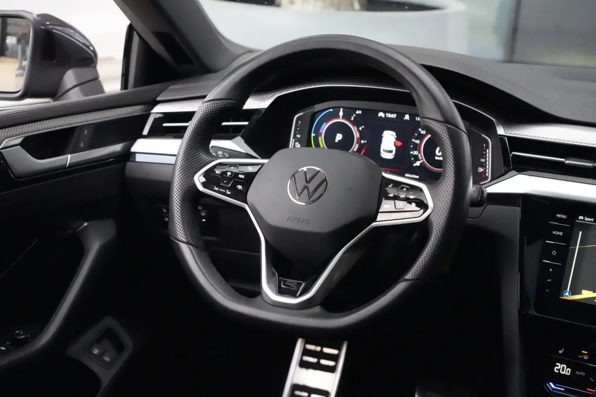 1.4 TSI eHybrid R-Line Business+ | 218 pk | ACC | Massage stoel | 360° camera | Stoel & stuurwiel verwarming | Volkswagen Arteon Shooting Brake R-Line Business+ met 218 PK, een 1.4-liter vi