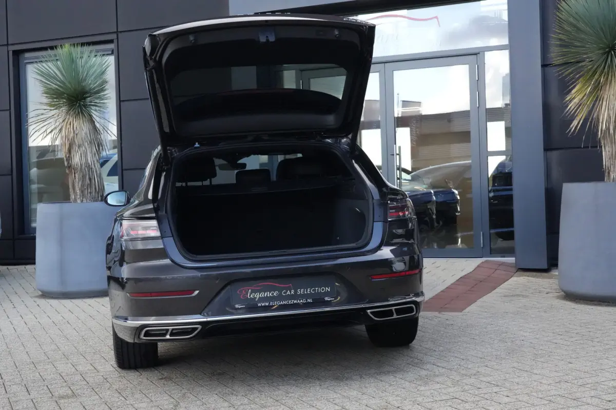 1.4 TSI eHybrid R-Line Business+ | 218 pk | ACC | Massage stoel | 360° camera | Stoel & stuurwiel verwarming | Volkswagen Arteon Shooting Brake R-Line Business+ met 218 PK, een 1.4-liter vi