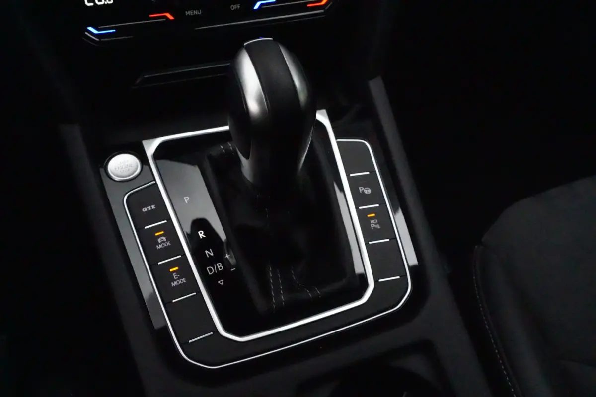 1.4 TSI eHybrid R-Line Business+ | 218 pk | ACC | Massage stoel | 360° camera | Stoel & stuurwiel verwarming | Volkswagen Arteon Shooting Brake R-Line Business+ met 218 PK, een 1.4-liter vi