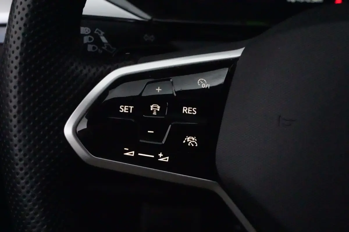 1.4 TSI eHybrid R-Line Business+ | 218 pk | ACC | Massage stoel | 360° camera | Stoel & stuurwiel verwarming | Volkswagen Arteon Shooting Brake R-Line Business+ met 218 PK, een 1.4-liter vi