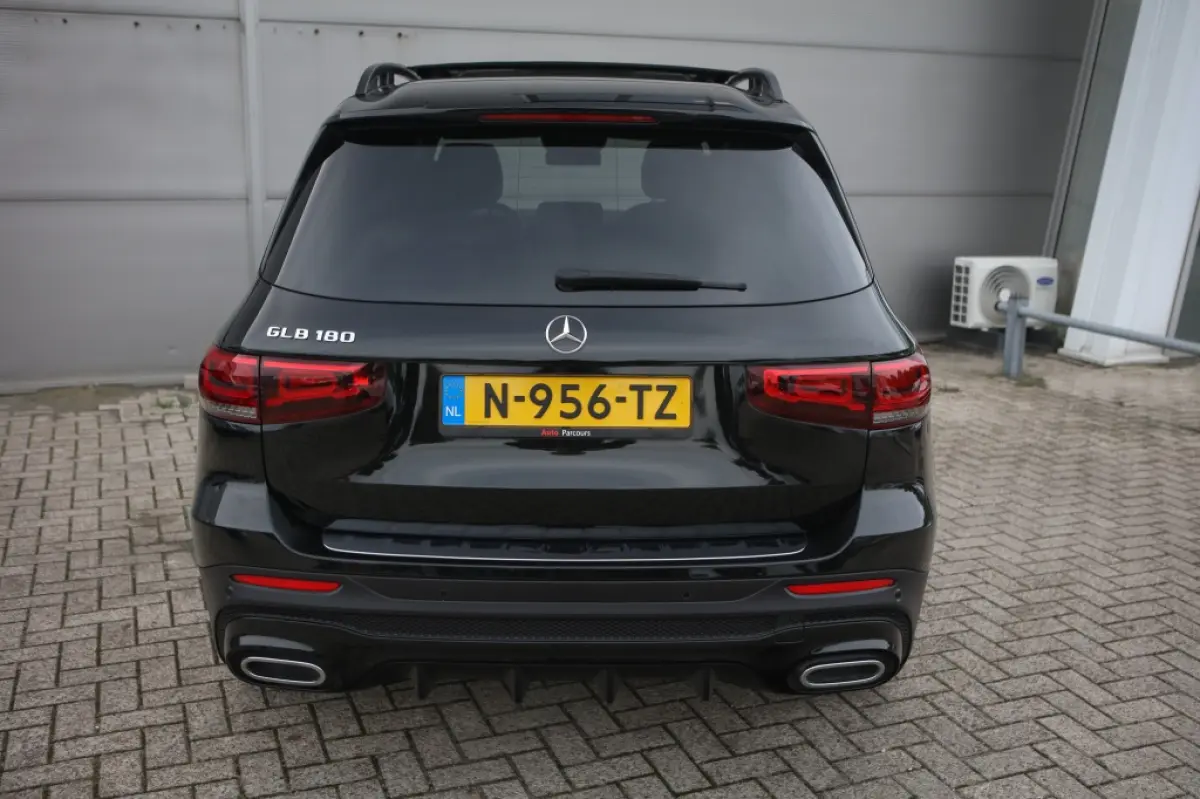 180 Bns Solut. AMG | Pano | Sfeerverlichting | Carplay | Android Auto |