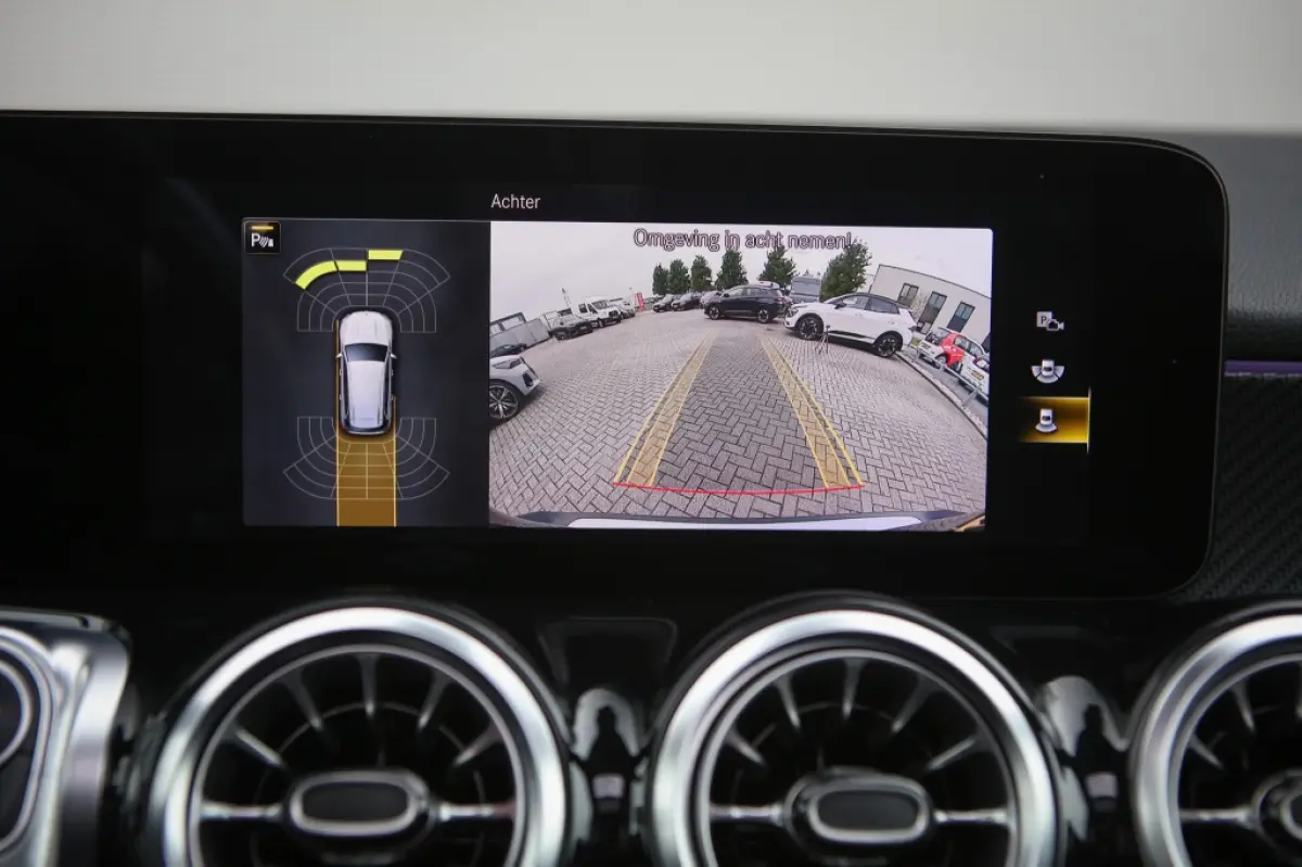 180 Bns Solut. AMG | Pano | Sfeerverlichting | Carplay | Android Auto |