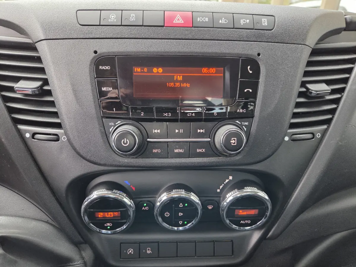 35S14 Airco Cruise control 4,24 lengte laadbak Trekhaak 3500 Kg