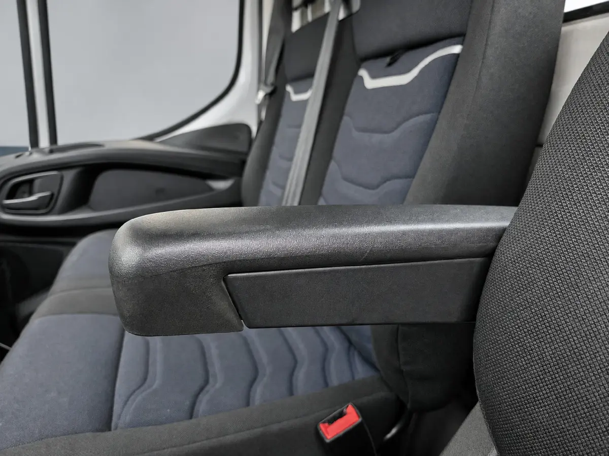 35S14 Airco Cruise control 4,24 lengte laadbak Trekhaak 3500 Kg