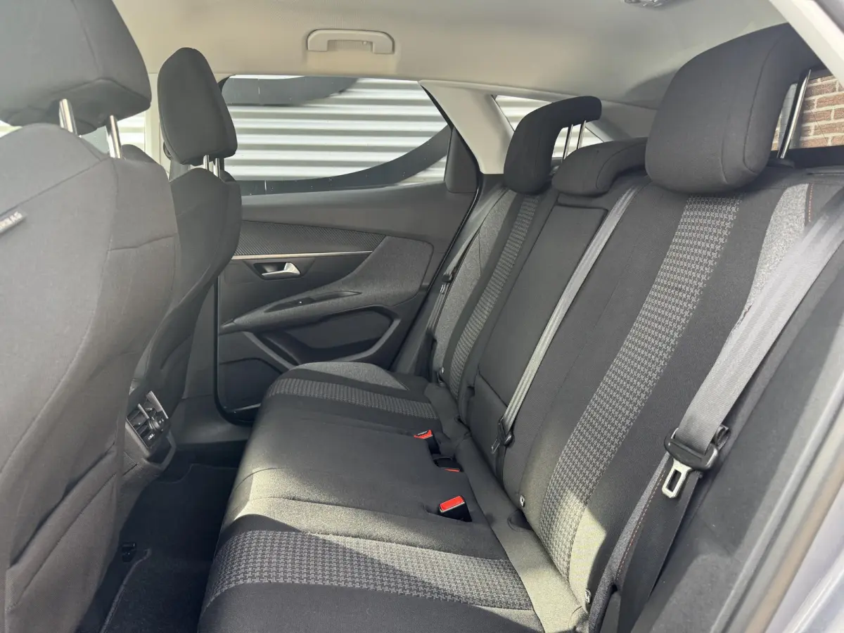 1.2 PureTech Active Navi|Camera|Carplay|D-riem vv in 2026|Clima|Cruise|Trekhaak|N.A.P|APK tot 07-2027