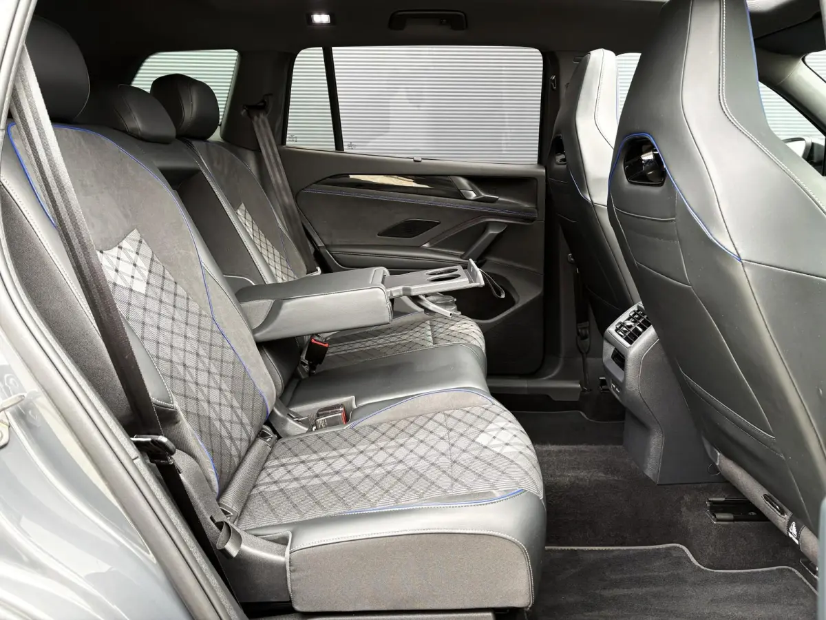 1.5 eHybrid 272pk DSG R-Line Edition | SoH 100% | Panoramadak | Trekhaak | Head-up | Massage