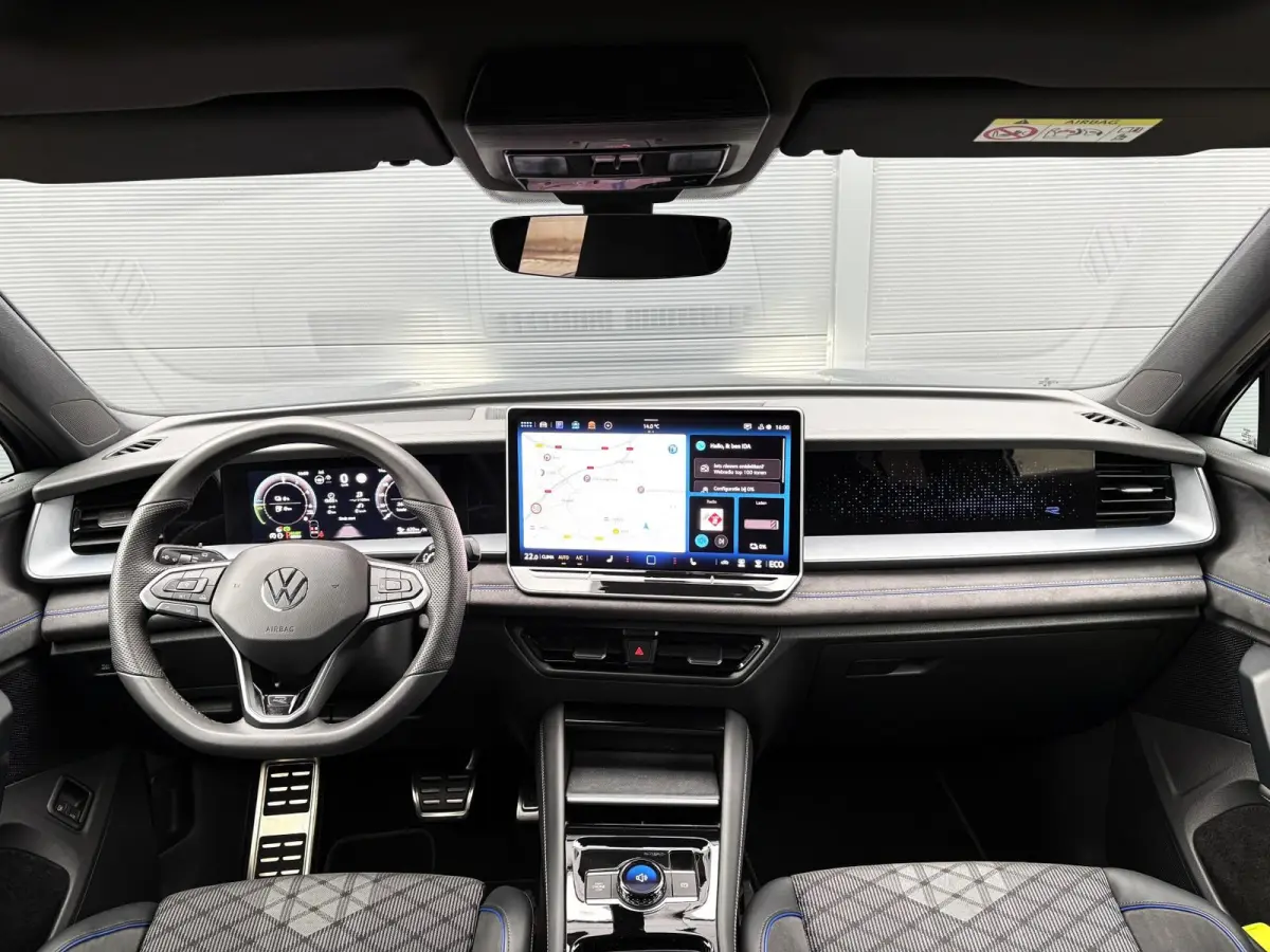 1.5 eHybrid 272pk DSG R-Line Edition | SoH 100% | Panoramadak | Trekhaak | Head-up | Massage