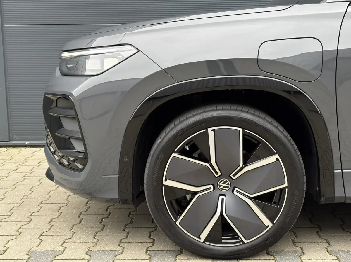 1.5 eHybrid 272pk DSG R-Line Edition | SoH 100% | Panoramadak | Trekhaak | Head-up | Massage