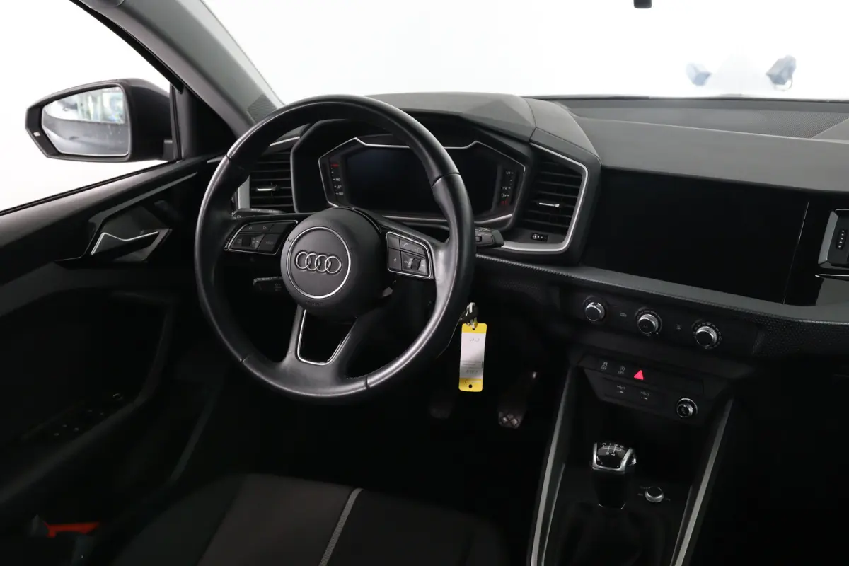 25 TFSI Pro Line | 1e Eigenaar! | Navi By App | Cruise Control | Airco | Lichtmetalen Velgen | Virtual | DAB