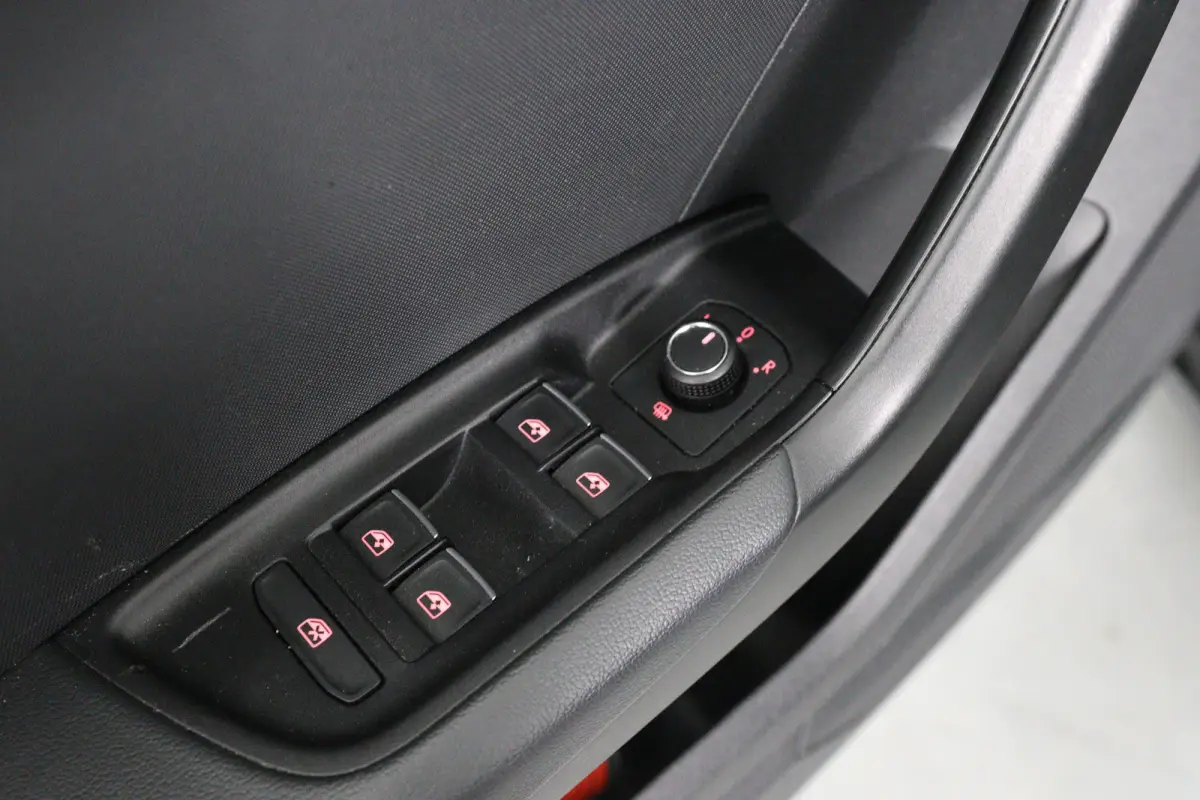 25 TFSI Pro Line | 1e Eigenaar! | Navi By App | Cruise Control | Airco | Lichtmetalen Velgen | Virtual | DAB