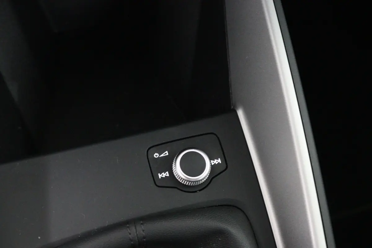 25 TFSI Pro Line | 1e Eigenaar! | Navi By App | Cruise Control | Airco | Lichtmetalen Velgen | Virtual | DAB