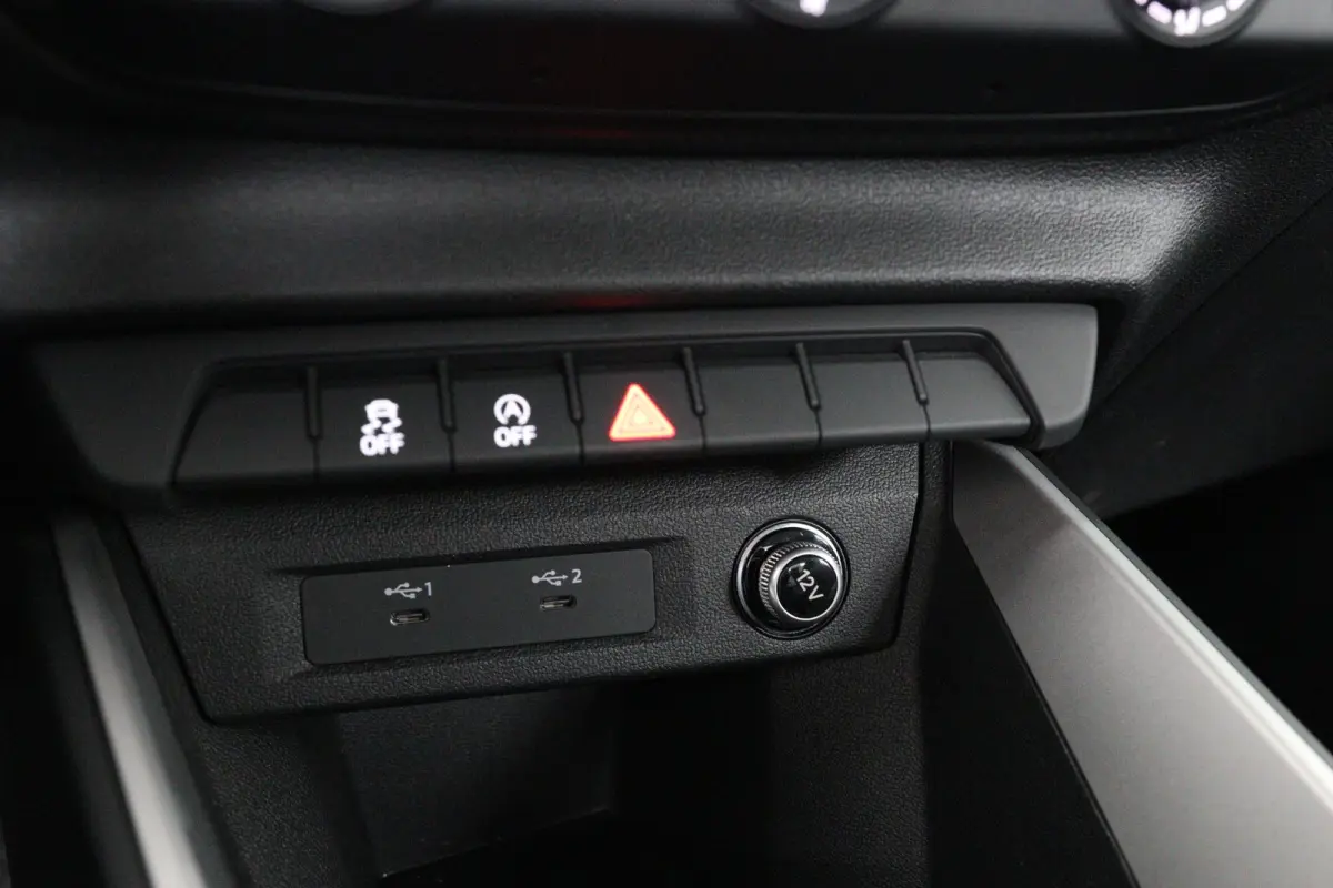 25 TFSI Pro Line | 1e Eigenaar! | Navi By App | Cruise Control | Airco | Lichtmetalen Velgen | Virtual | DAB