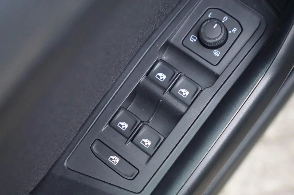 1.0 TSI 110pk Life 75 Edition | Achteruitrijcamera | Apple Carplay & Android Auto | Adaptive Cruise