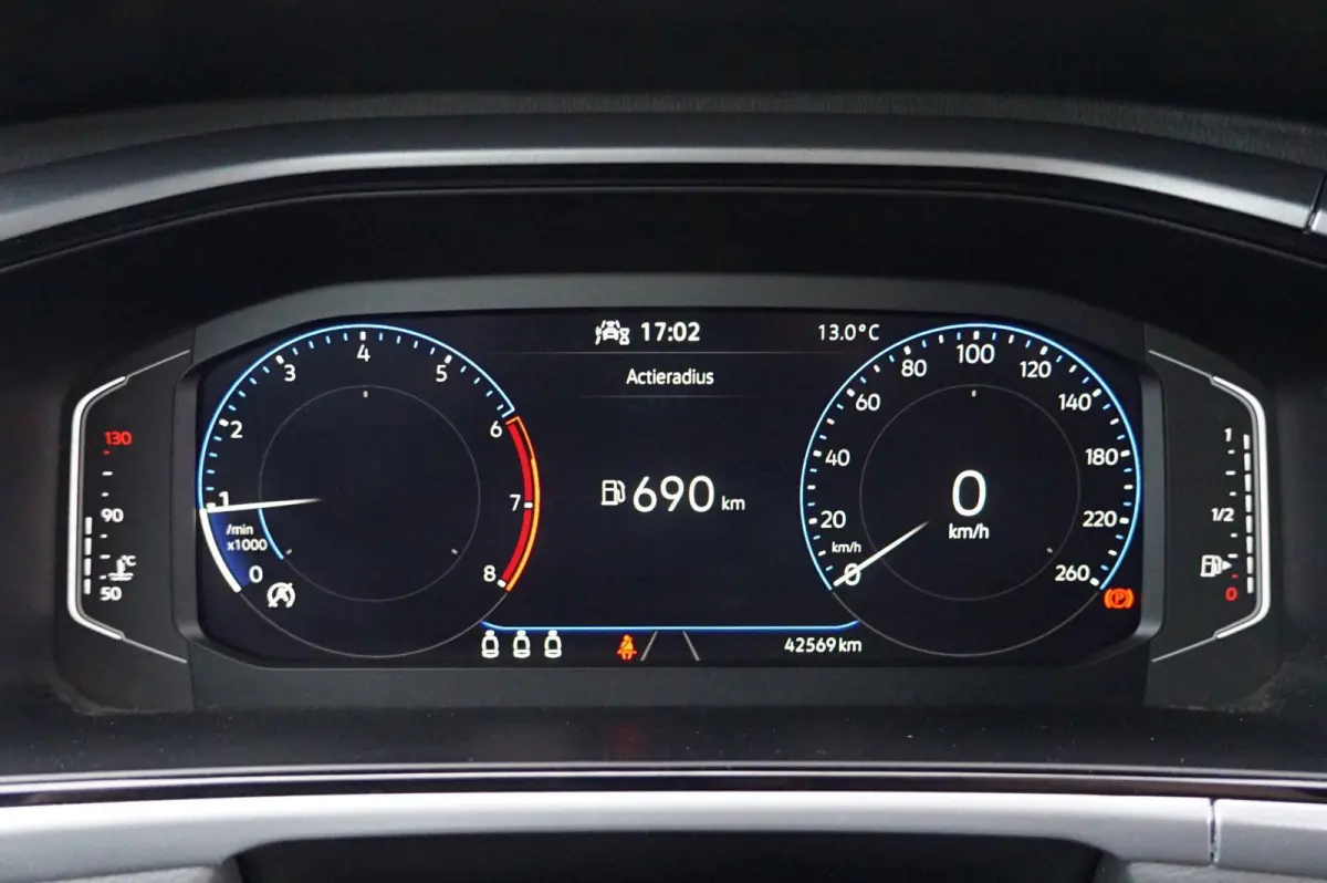 1.0 TSI 110pk Life 75 Edition | Achteruitrijcamera | Apple Carplay & Android Auto | Adaptive Cruise