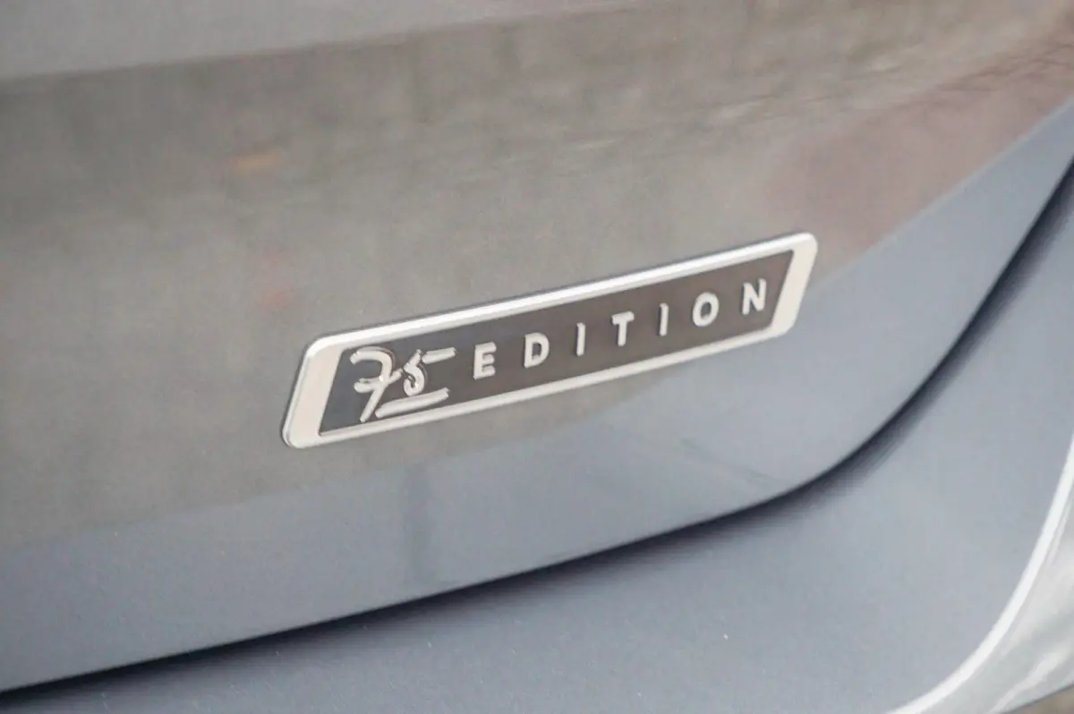 1.0 TSI 110pk Life 75 Edition | Achteruitrijcamera | Apple Carplay & Android Auto | Adaptive Cruise
