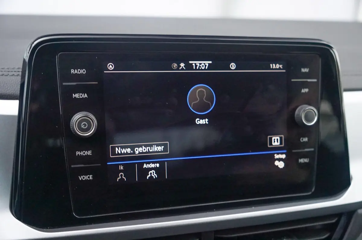 1.0 TSI 110pk Life 75 Edition | Achteruitrijcamera | Apple Carplay & Android Auto | Adaptive Cruise