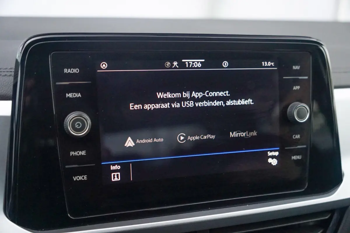 1.0 TSI 110pk Life 75 Edition | Achteruitrijcamera | Apple Carplay & Android Auto | Adaptive Cruise