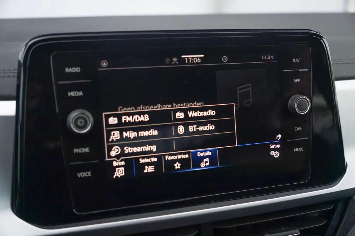 1.0 TSI 110pk Life 75 Edition | Achteruitrijcamera | Apple Carplay & Android Auto | Adaptive Cruise