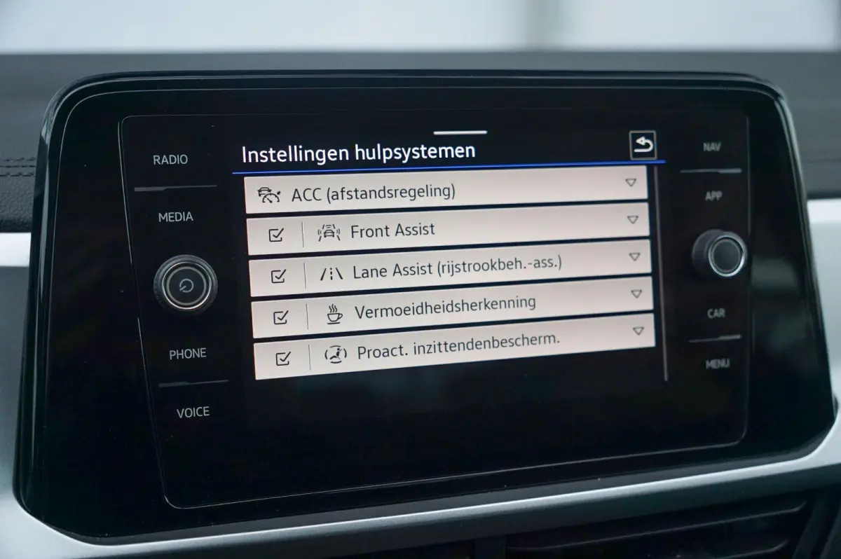 1.0 TSI 110pk Life 75 Edition | Achteruitrijcamera | Apple Carplay & Android Auto | Adaptive Cruise