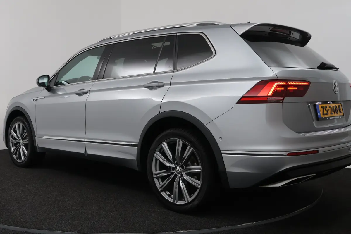 1.5 TSI Highline Business R-Line (PANORAMADAK, DYNAUDIO, DIGITALE COCKPIT, MEMORY SEATS, CAMERA)