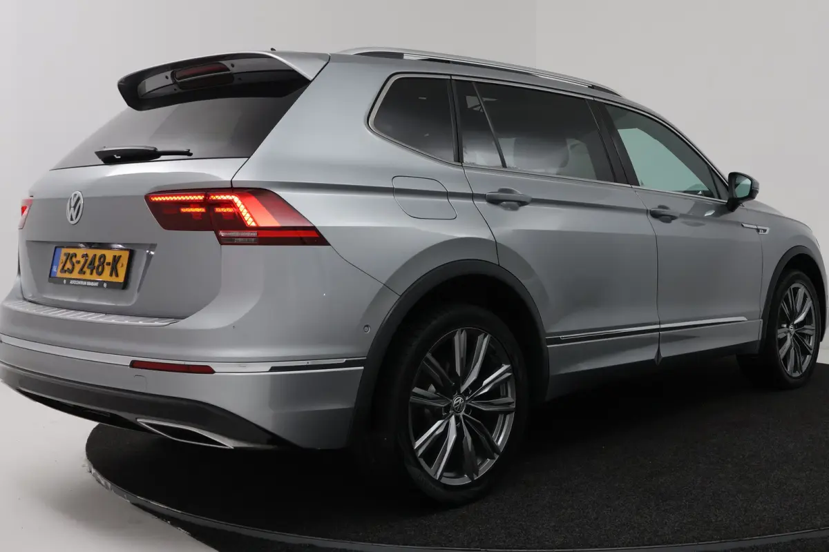 1.5 TSI Highline Business R-Line (PANORAMADAK, DYNAUDIO, DIGITALE COCKPIT, MEMORY SEATS, CAMERA)
