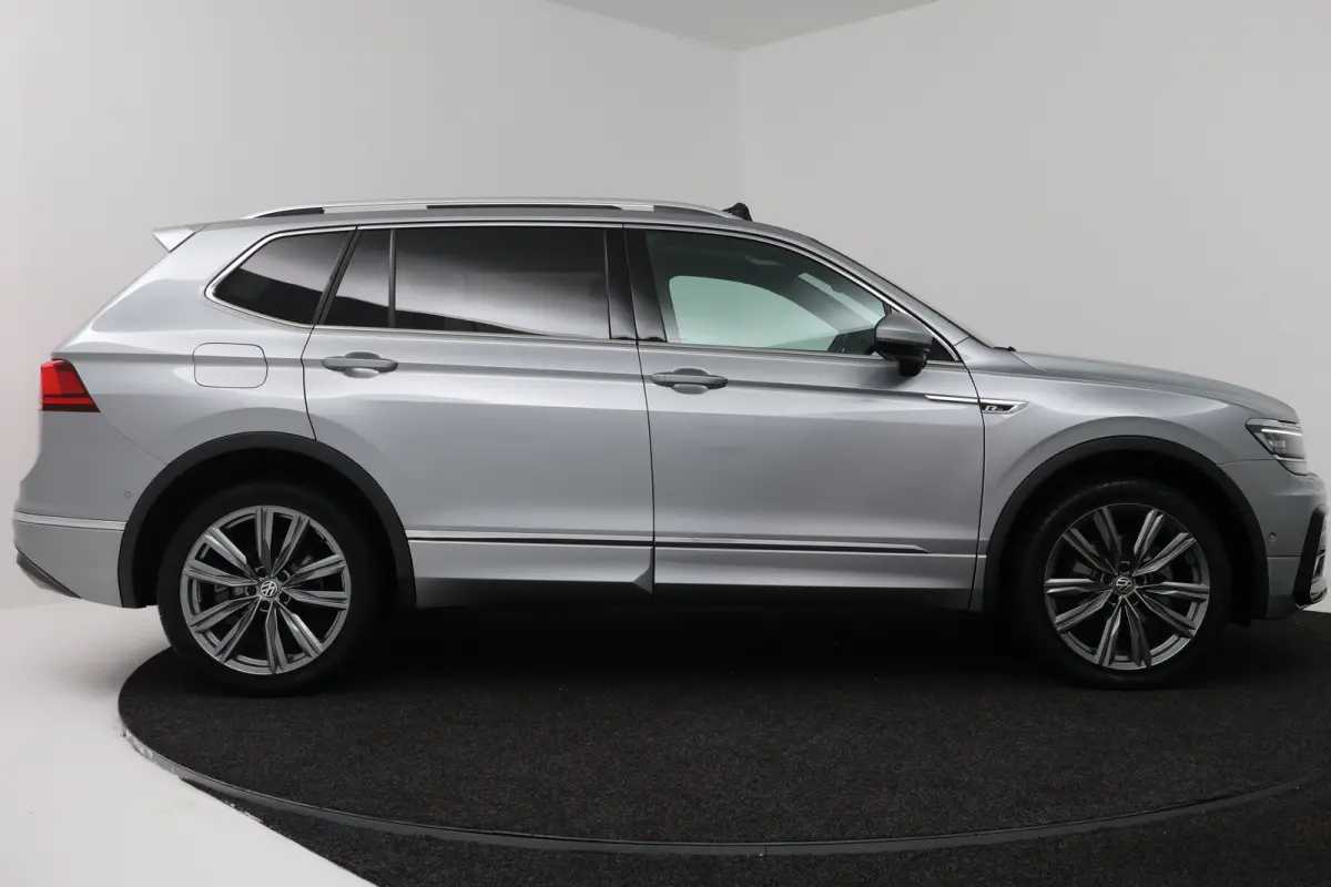 1.5 TSI Highline Business R-Line (PANORAMADAK, DYNAUDIO, DIGITALE COCKPIT, MEMORY SEATS, CAMERA)