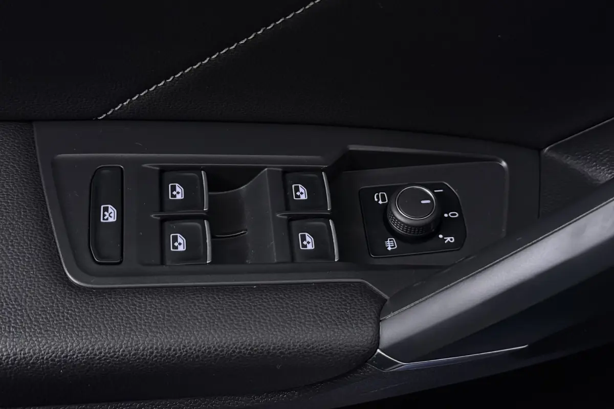1.5 TSI Highline Business R-Line (PANORAMADAK, DYNAUDIO, DIGITALE COCKPIT, MEMORY SEATS, CAMERA)