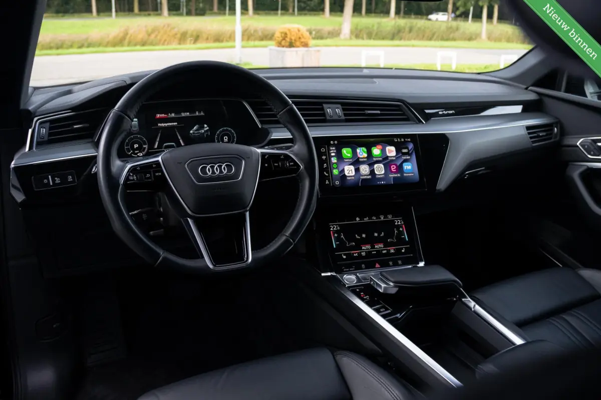 55 Quattro S-Line Edition 95 kWh|Trekhaak|Panoramadak|Luchtvering|Bang & Olufson|Nachtzicht|Dealer Onderhouden