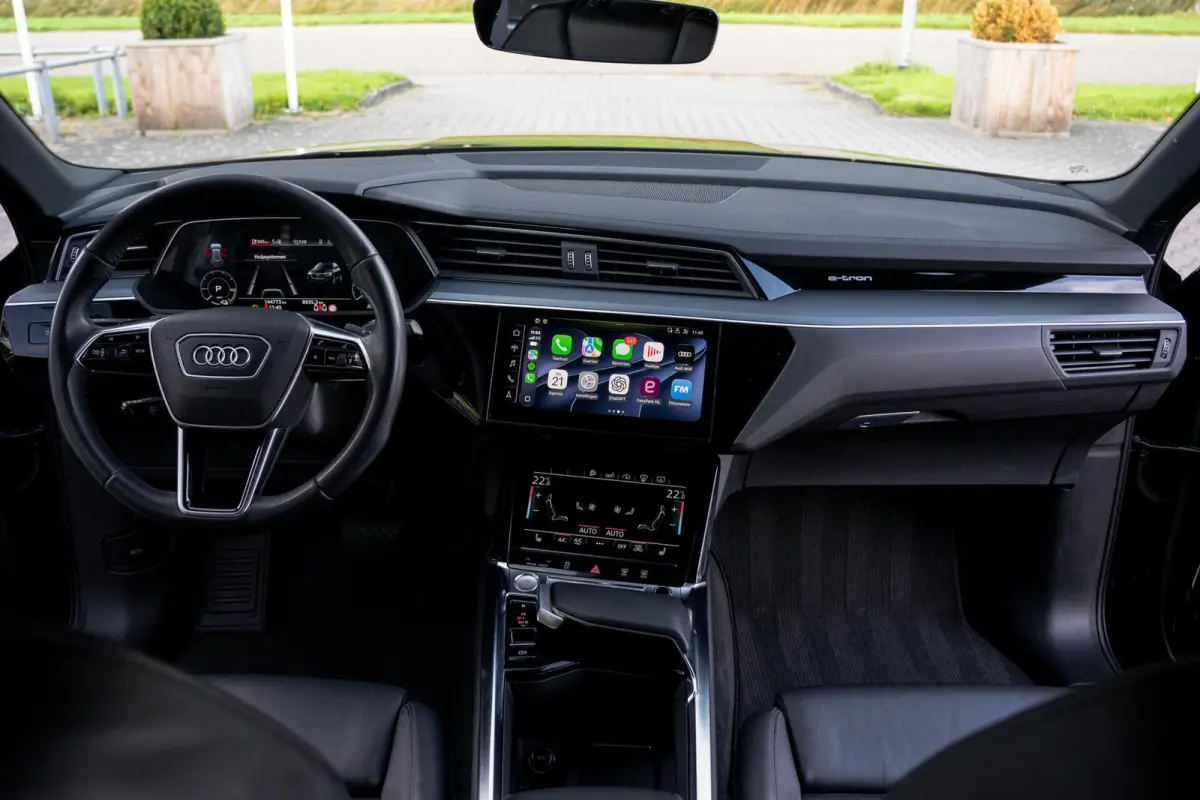 55 Quattro S-Line Edition 95 kWh|Trekhaak|Panoramadak|Luchtvering|Bang & Olufson|Nachtzicht|Dealer Onderhouden