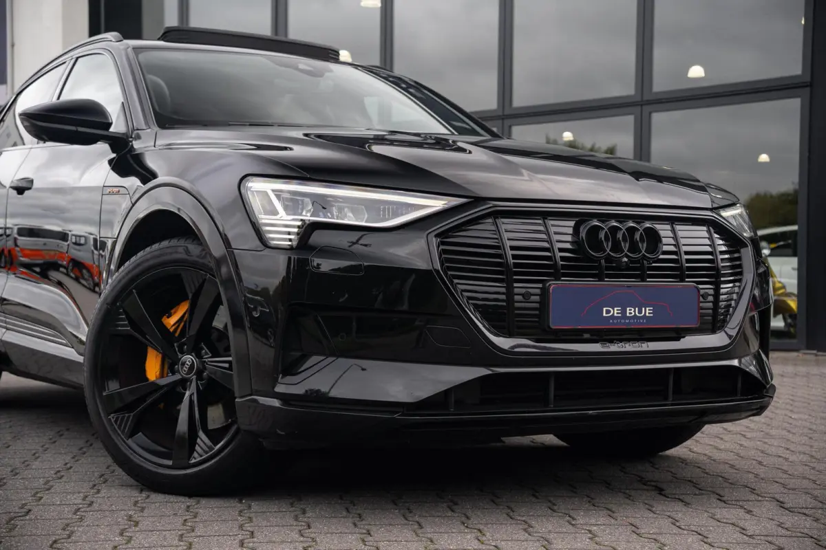 55 Quattro S-Line Edition 95 kWh|Trekhaak|Panoramadak|Luchtvering|Bang & Olufson|Nachtzicht|Dealer Onderhouden
