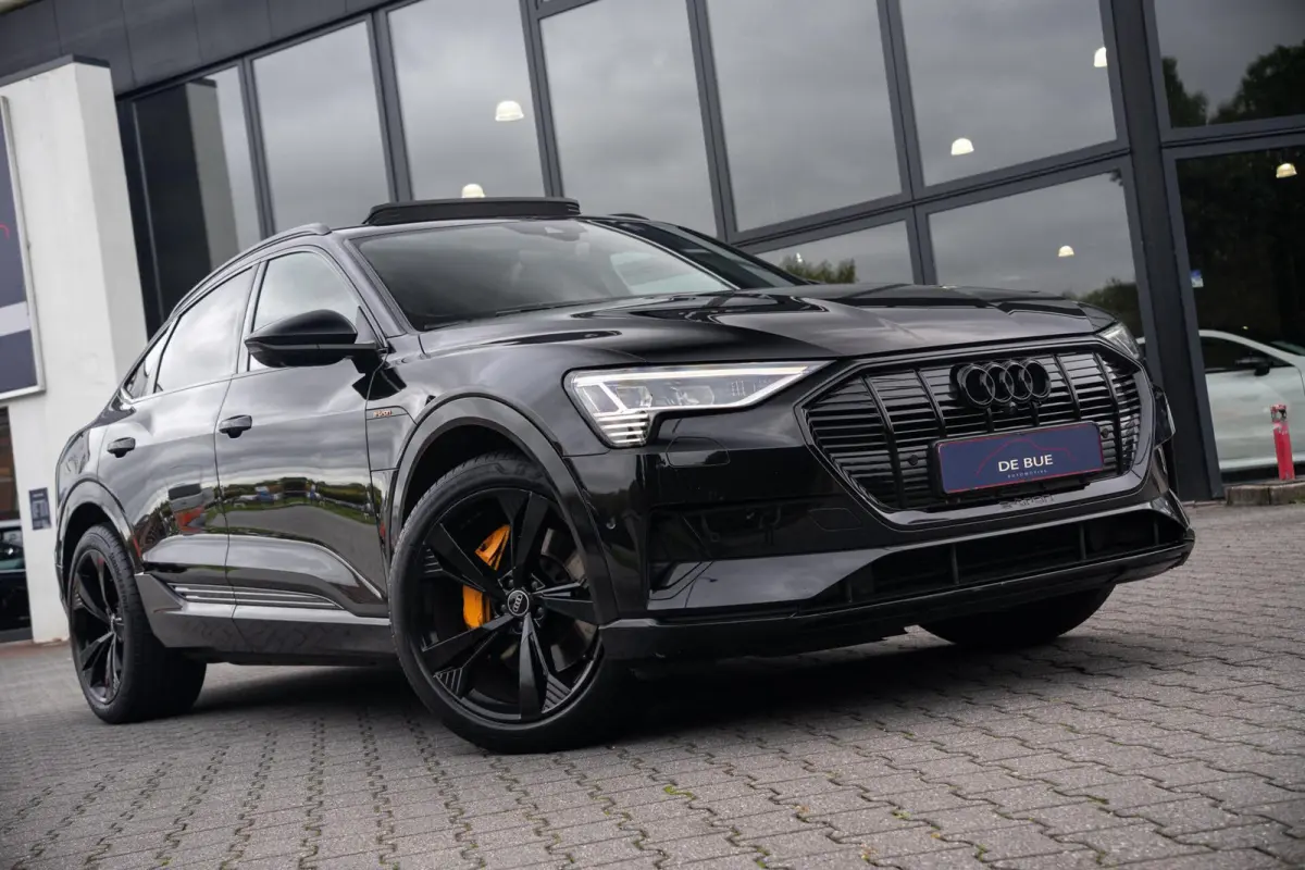 55 Quattro S-Line Edition 95 kWh|Trekhaak|Panoramadak|Luchtvering|Bang & Olufson|Nachtzicht|Dealer Onderhouden
