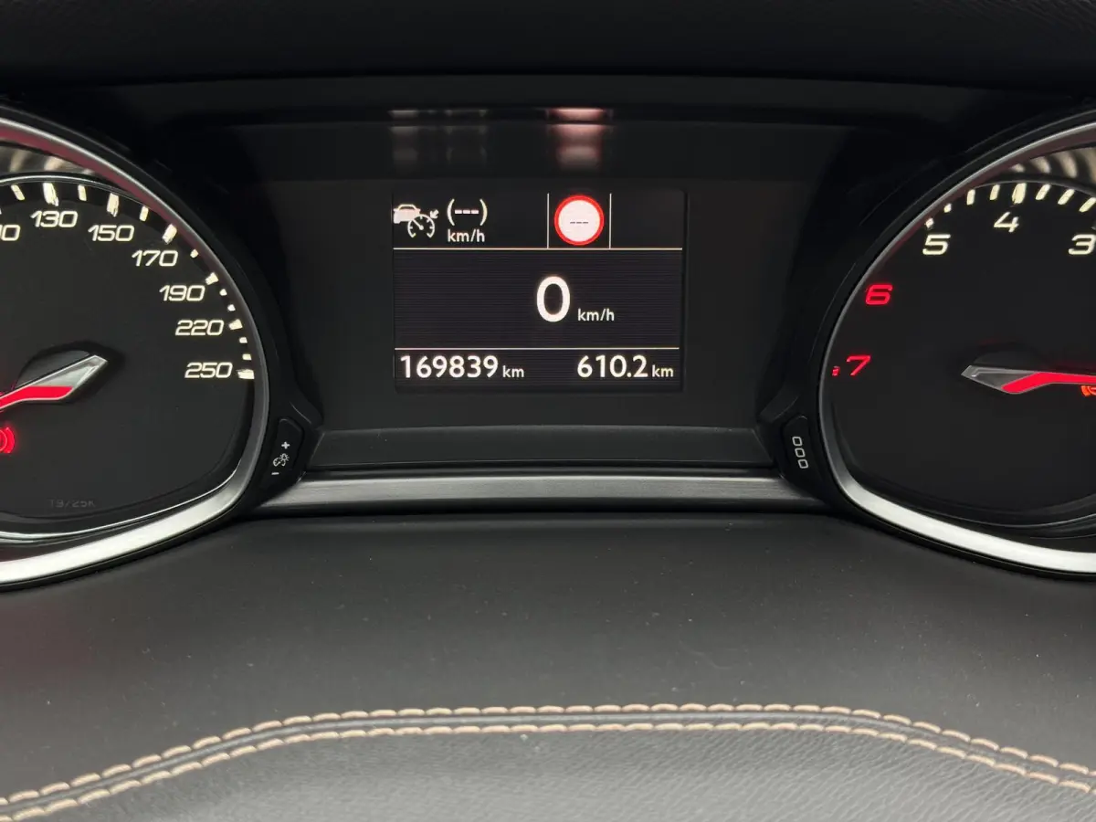 1.2 PureTech GT 1e Eigenaar|Navi|Pano|Camera|Clima|Cruise|PDC|Stoelverwarming|APK tot 02-2028