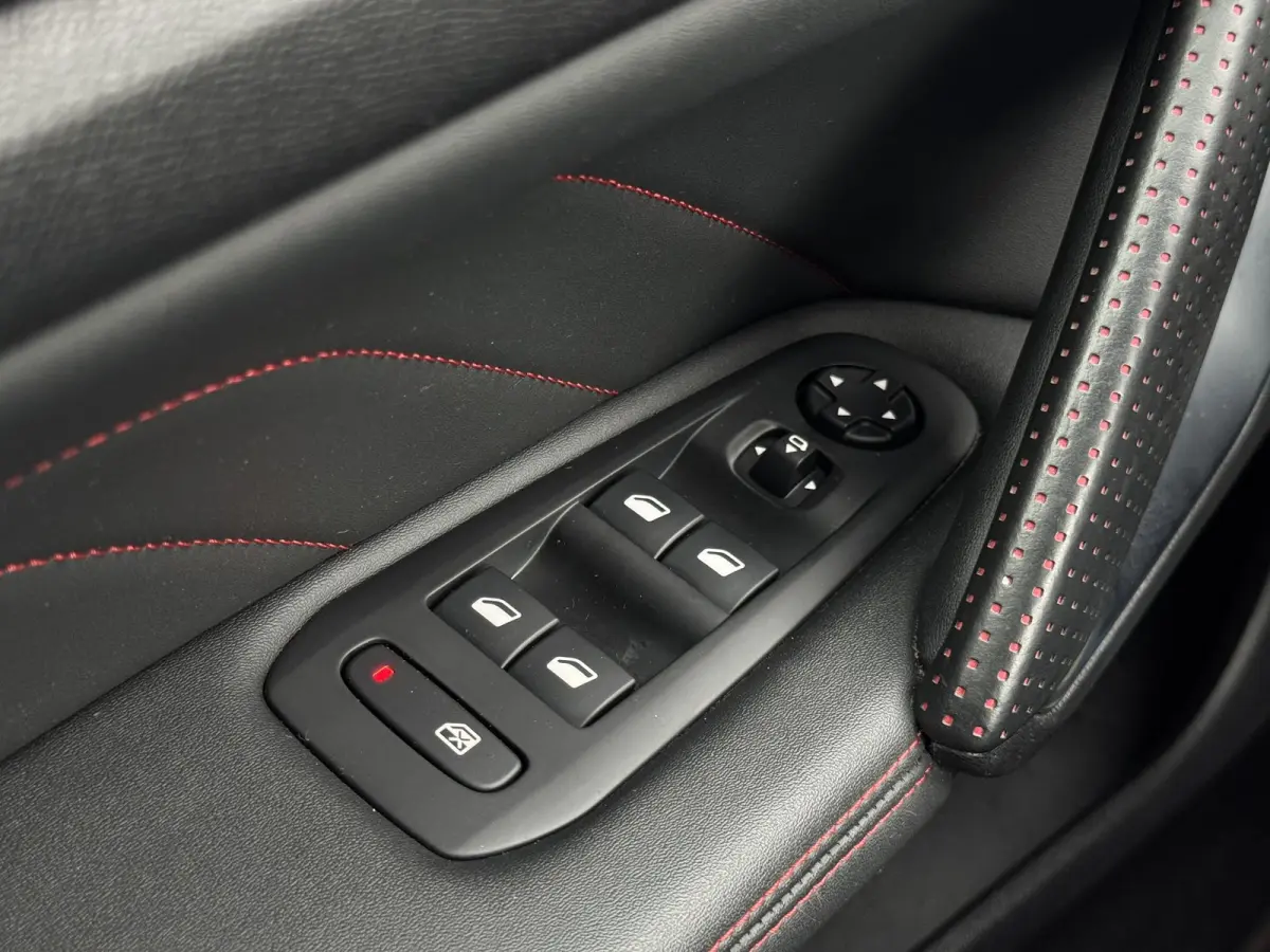 1.2 PureTech GT 1e Eigenaar|Navi|Pano|Camera|Clima|Cruise|PDC|Stoelverwarming|APK tot 02-2028