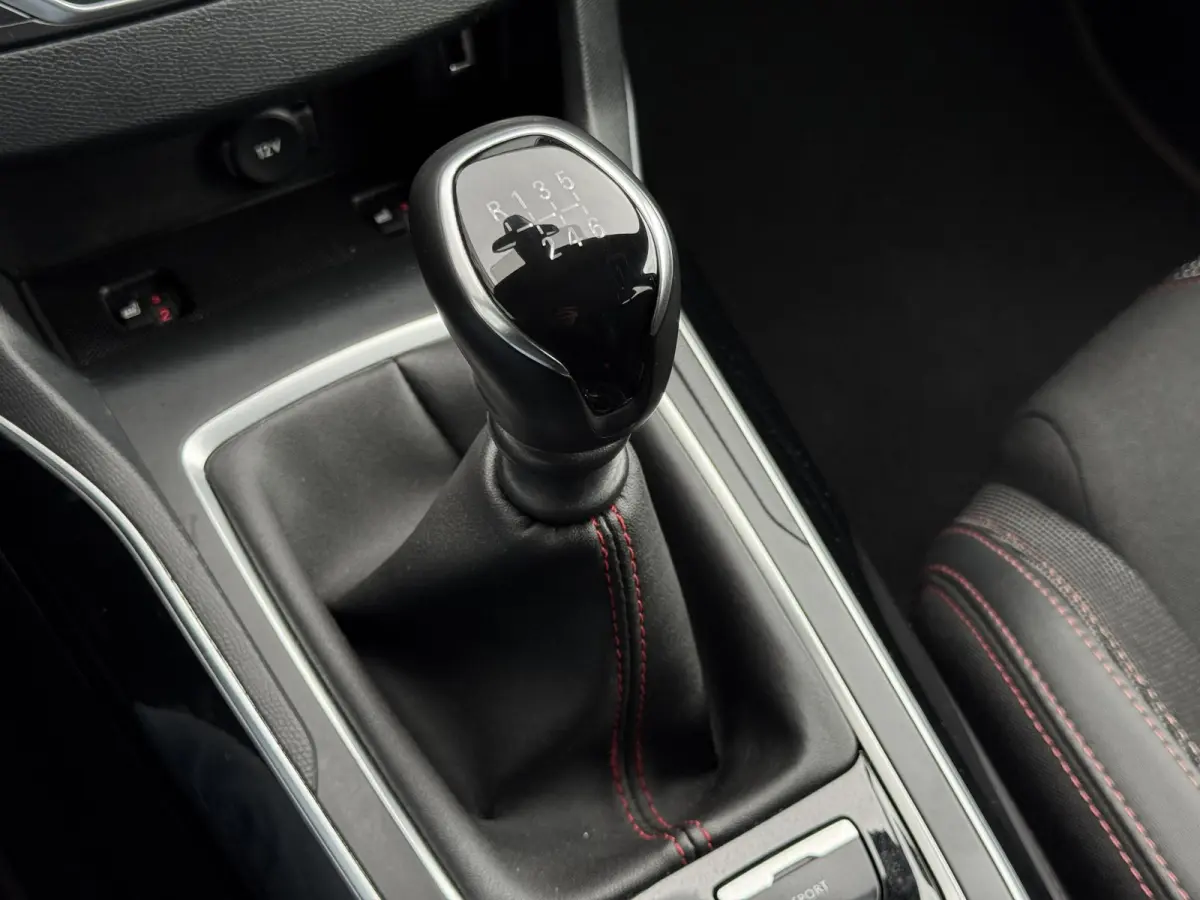 1.2 PureTech GT 1e Eigenaar|Navi|Pano|Camera|Clima|Cruise|PDC|Stoelverwarming|APK tot 02-2028